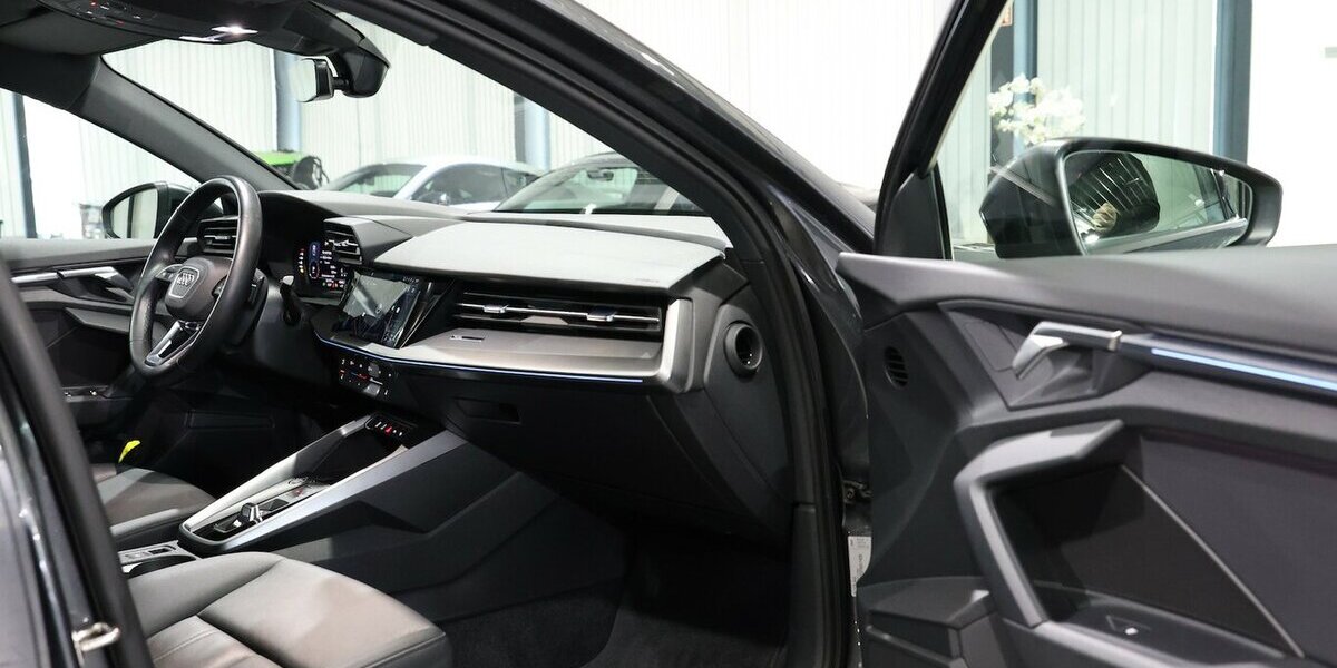 Audi A3 LIMOUSINE 30 TFSI S-LINE MATRIX, VOLL-LEDER 60.000 km 24.933 &euro; Hamm 59077