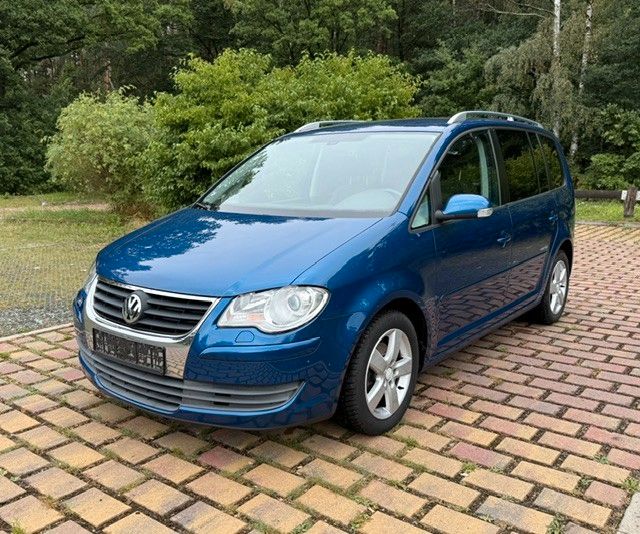 VW Touran 227.000 km 4.999 &euro; Königstein 01824