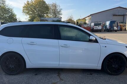 Peugeot 308 173.000 km 2.950 &euro; Mammendorf 82291