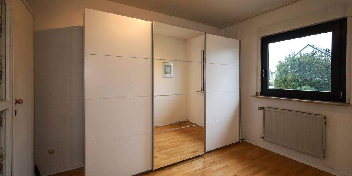 Doppelhaushälfte Langenfeld / Reusrath Reusrath - 6 Zimmer, 121 m&sup2;, 450.000&euro; | Angebot:25473873