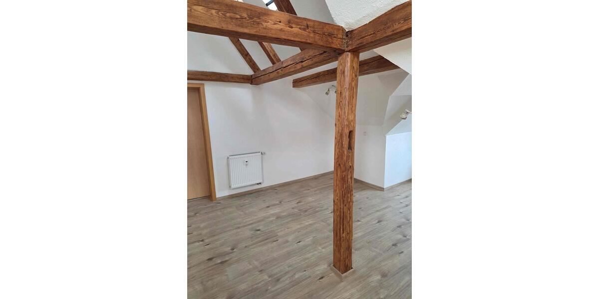 Dachgeschoßwohnung Niederwerrn - 3 Zimmer, 62 m&sup2;, 850&euro; | Angebot:25512593