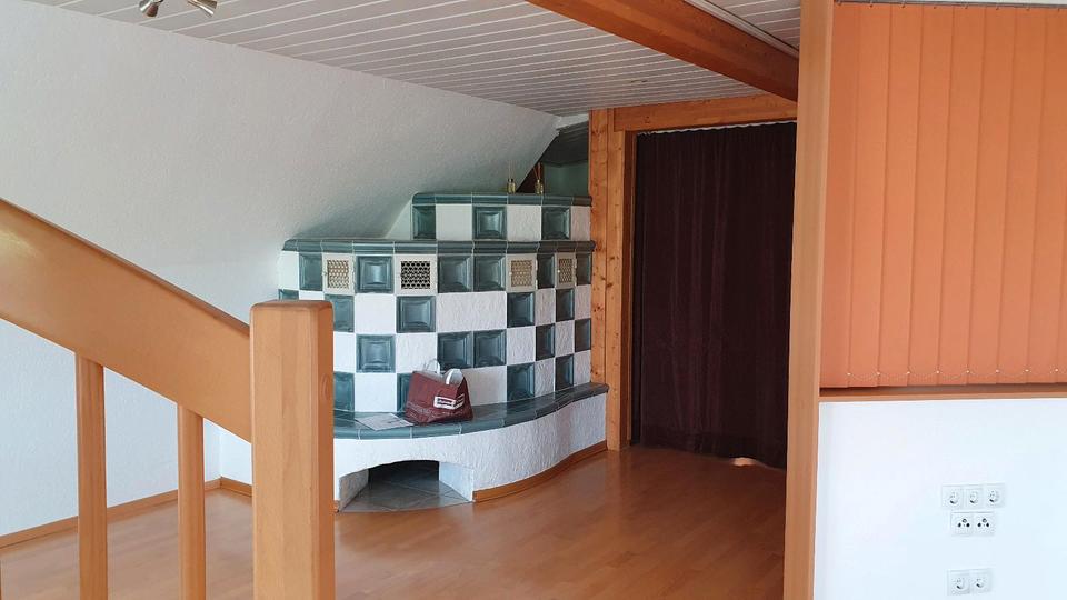 Dachgeschoßwohnung Regensburg Gallingkofen - 4 Zimmer, 130 m&sup2;, 1.200&euro; | Angebot:25022768