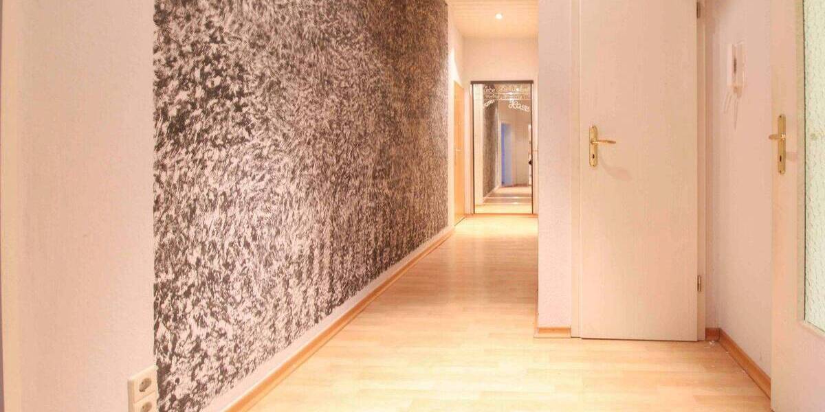 Etagenwohnung Chemnitz Kappel - 3 Zimmer, 99 m&sup2;, 98.000&euro; | Angebot:26513700
