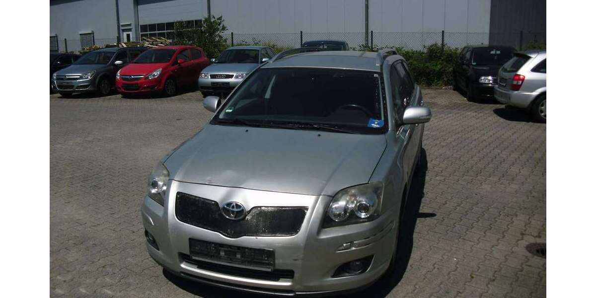 Toyota Avensis 189.500 km 2.799 &euro; Bruchsal 76646