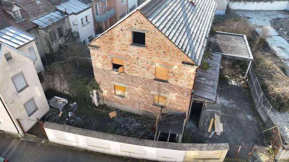 Haus zum Kaufen in Neu-Ulm 580.000 € 390 m²