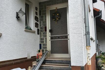 Zwei Familienhaus zu verkaufen 7 zimmer