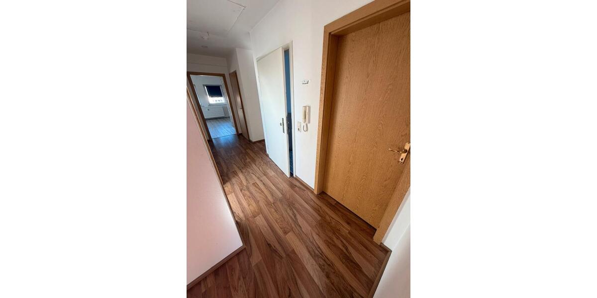 Dachgeschoßwohnung Südliches Anhalt - 3 Zimmer, 73 m&sup2;, 400&euro; | Angebot:26200051