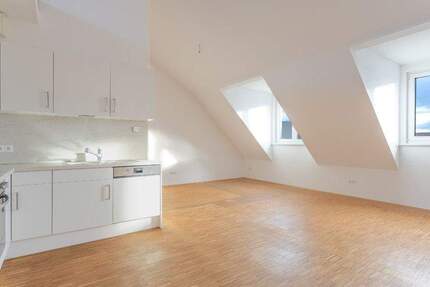 4-Zimmerwohnung mit Balkon und Galerie-Zimmer - mitten im Leben! 4 zimmer