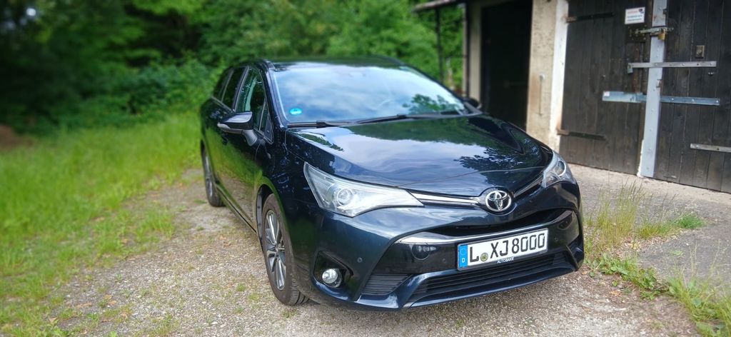 Toyota Avensis 94.568 km 16.900 &euro; Leipzig 04179