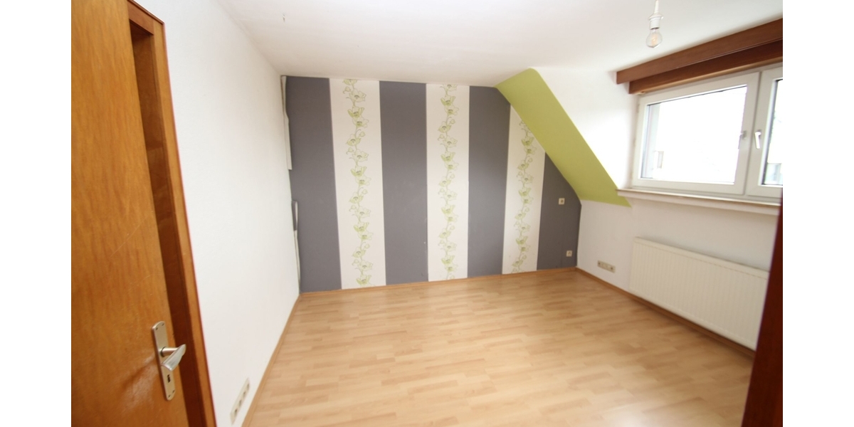 Stilvoll wohnen auf zwei Etagen – Maisonette-Wohnung mit 6 Zimmern, 2 Balkonen und Wintergarten in Hürth-Gleuel! 6 zimmer
