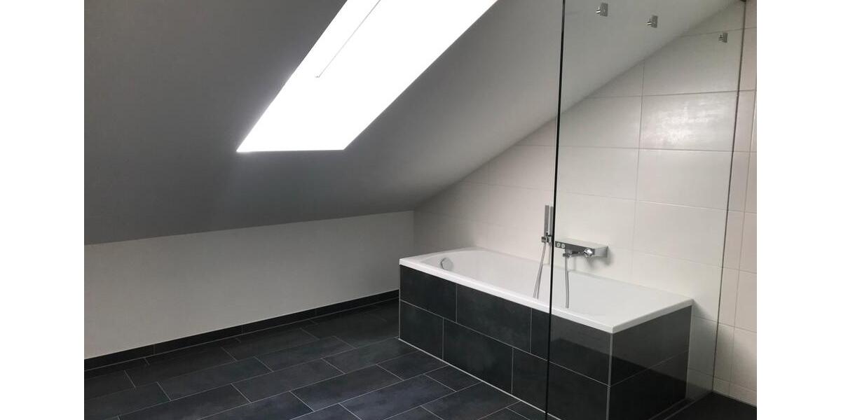 Dachgeschoßwohnung Regensburg Ganghofersiedlung - 3 Zimmer, 85 m&sup2;, 420.000&euro; | Angebot:25842188