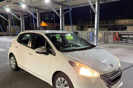 Peugeot 208 170.000 km 4.590 &euro; Neuwied 56564