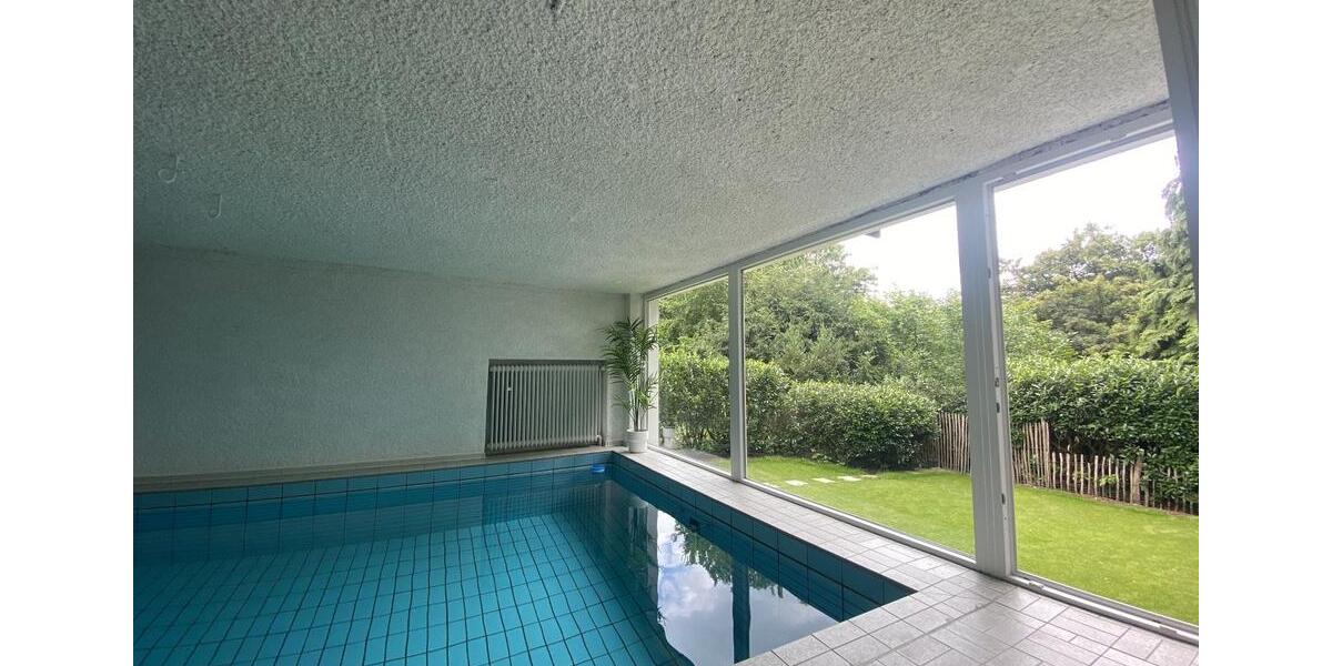 Villa Gummersbach - 6 Zimmer, 250 m&sup2;, 2.150&euro; | Angebot:25216498