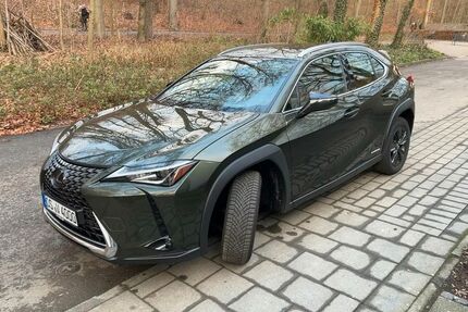 Lexus UX 24.540 km 27.900 &euro; Köln 50858