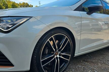 Seat Leon 92.500 km 21.000 € Winterbach 73650