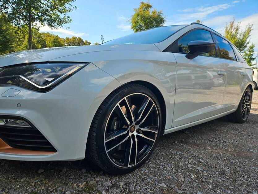 Seat Leon 92.500 km 21.000 € Winterbach 73650