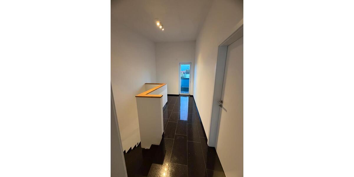 Reihenhaus Troisdorf - 5 Zimmer, 155 m&sup2;, 2.090&euro; | Angebot:25926282