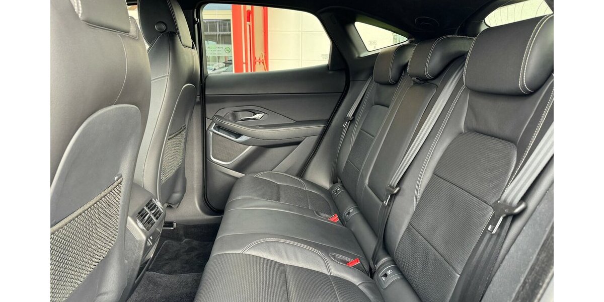 Jaguar E-Pace P250 R-Dynamic Black LED/Nav/VZE/Spur/ACC 70.425 km 23.990 € Leipzig 04347