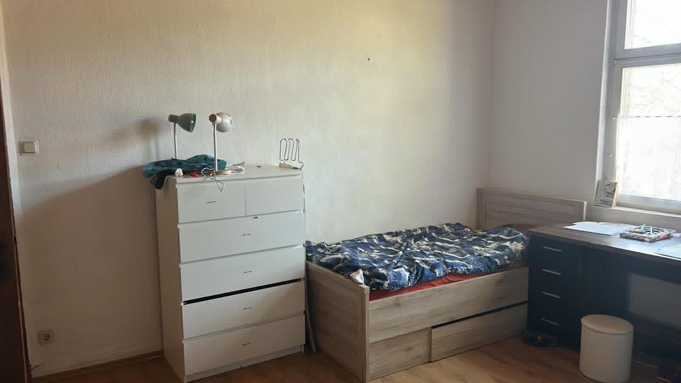 Etagenwohnung Sontra - 4 Zimmer, 105 m&sup2;, 750&euro; | Angebot:26448998
