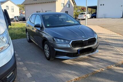 Skoda Fabia 28.000 km 13.499 &euro; Hohenahr 35644