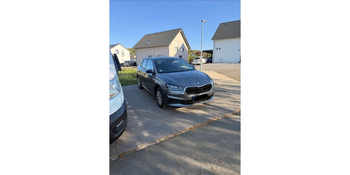 Skoda Fabia 28.000 km 15.100 &euro; Hohenahr 35644