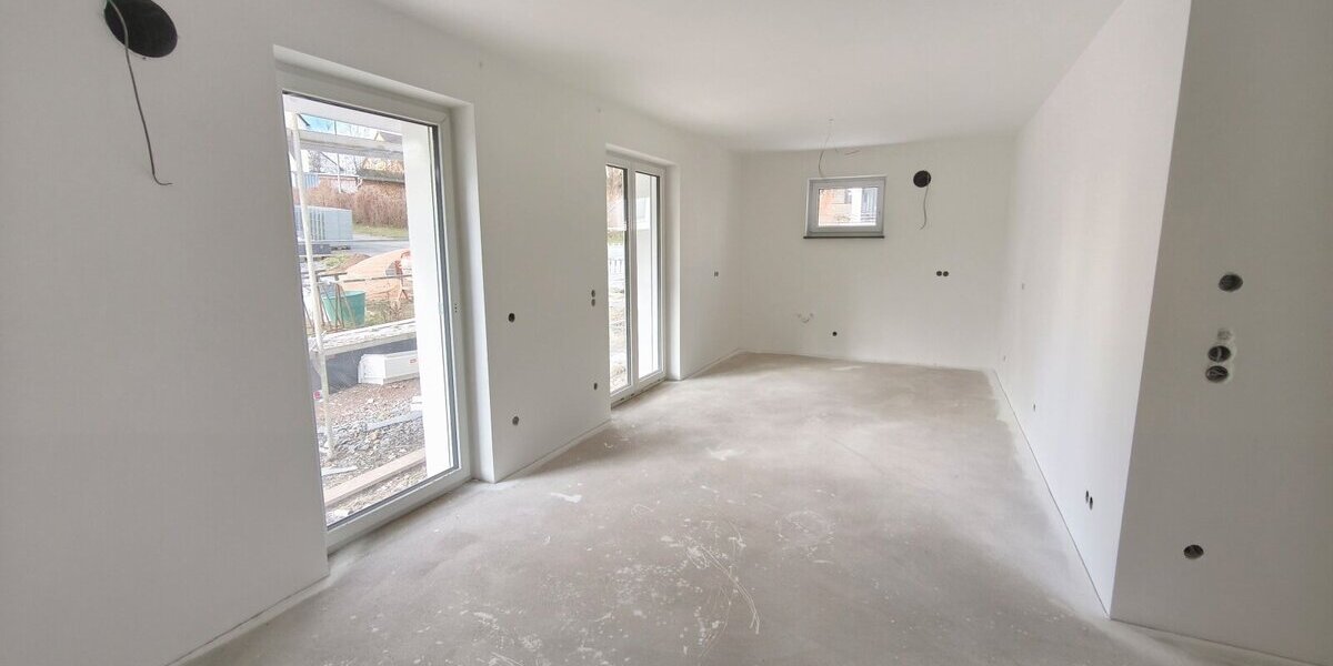 Erstbezug 4-Zi-Whg - Wfl 101 m² für Kapitalanleger oder Eigenbezieher interessant hohe Förderung durch KfW-40-QNG Quallität hoher Wohnwert! - Erdgeschoßwohnung Windischeschenbach | Angebot:16872718