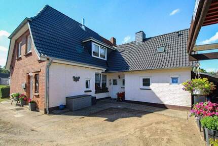 Charmante Doppelhaushälfte mit schönem Außenbereich und neuem Dach in ruhiger Lage von Pönitz 4 zimmer