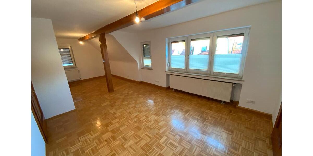 Dachgeschoßwohnung Zella-Mehlis Mehlis - 3 Zimmer, 75 m&sup2;, 550&euro; | Angebot:26041702