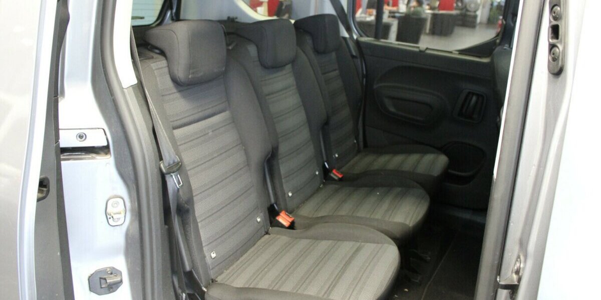 Opel Combo-e Life Ultimate 27.035 km 19.980 € Euskirchen 53881