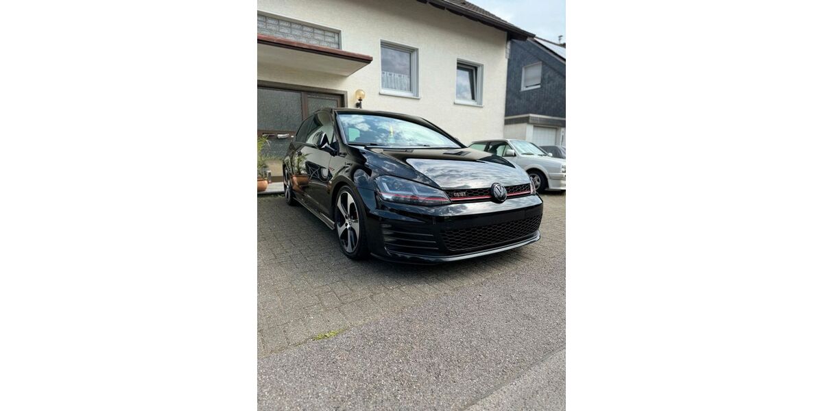 VW Golf 162.000 km 12.100 &euro; Lindlar 51789