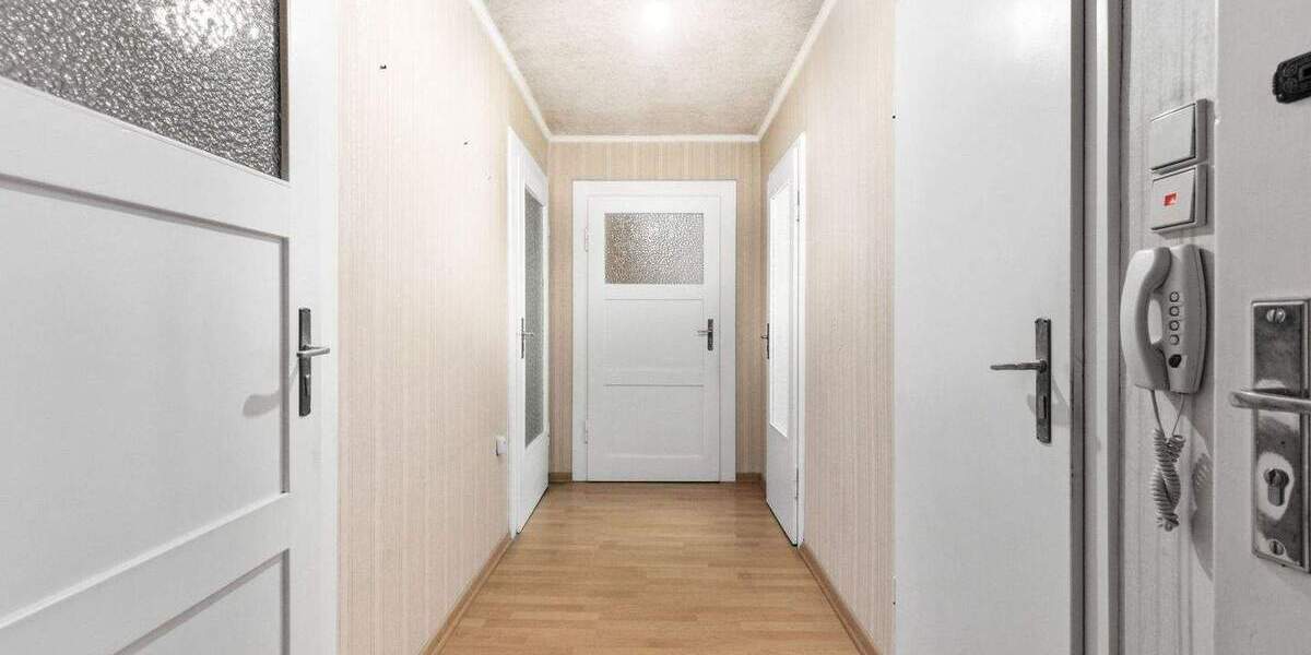 Etagenwohnung Gröditz - 3 Zimmer, 60 m&sup2;, 39.900&euro; | Angebot:25820277