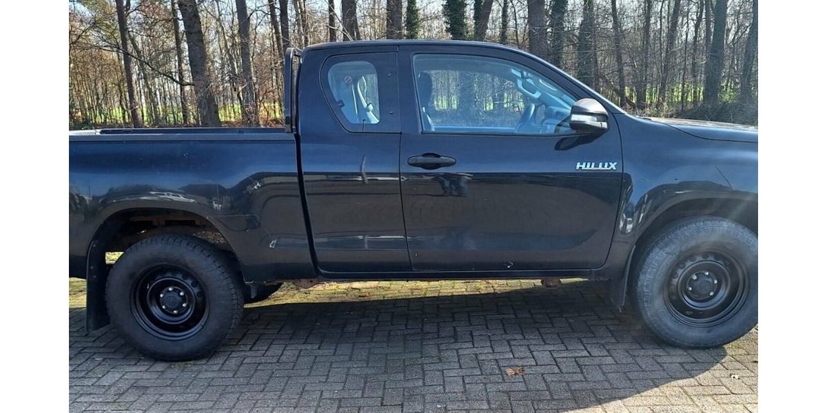 Toyota Hilux Extr.Cab Duty 4x4 Klima AHK 103.900 km 22.550 &euro; Bramsche 49565