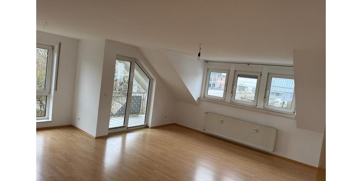 Dachgeschoßwohnung Kastellaun - 4 Zimmer, 93 m&sup2;, 930&euro; | Angebot:25044629