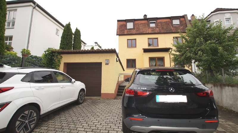 Etagenwohnung Straubing - 3 Zimmer, 90 m&sup2;, 650&euro; | Angebot:26904507