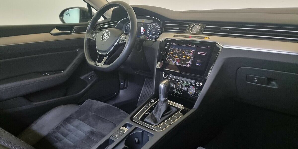 VW Passat Highline 4M LED ACC APP AHK Standheizung 112.600 km 22.990 &euro; Garrel 49681