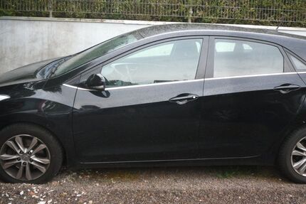 Hyundai i30 128.000 km 5.499 &euro; Saarbruecken 66119