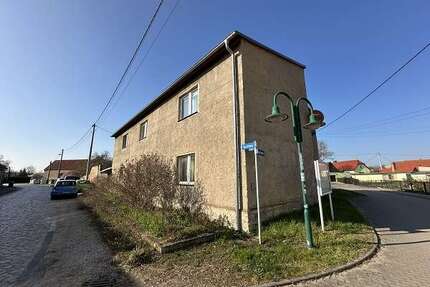 Haus zum Kaufen in Könnern 42.000 € 180 m²
