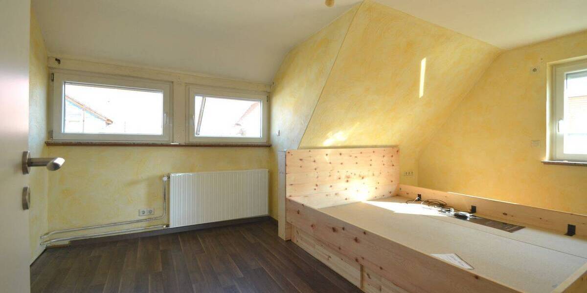 Mehrfamilienhaus, Wohnhaus Rutesheim - 9 Zimmer, 215 m&sup2;, 670.000&euro; | Angebot:26439088