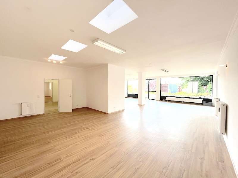 Einzelhandel in Mühldorf am Inn 2.300 € 210 m²