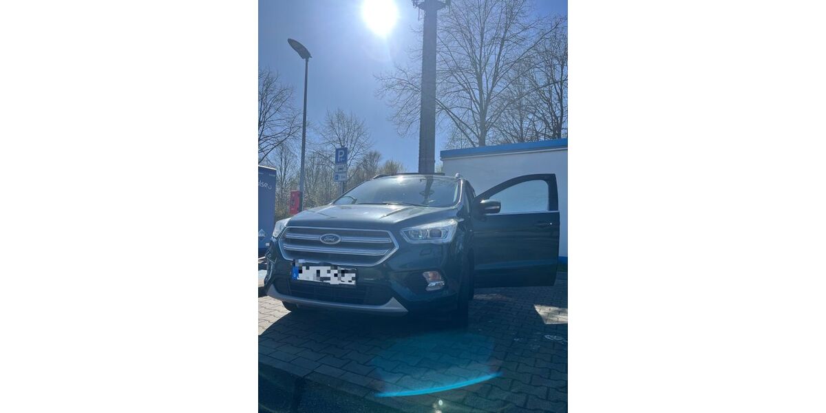 Ford Kuga 139.000 km 13.200 &euro; Nortorf 24589