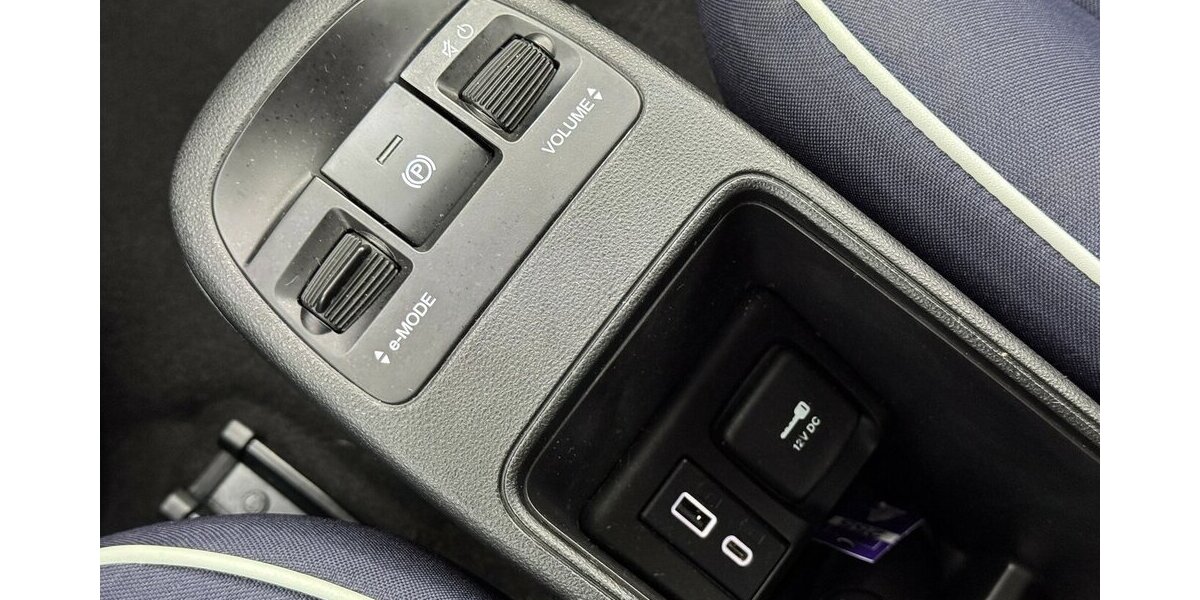 Fiat 500e Action Carplay Android Automatik 1.Hand 25.950 km 13.120 &euro; Lich 35423