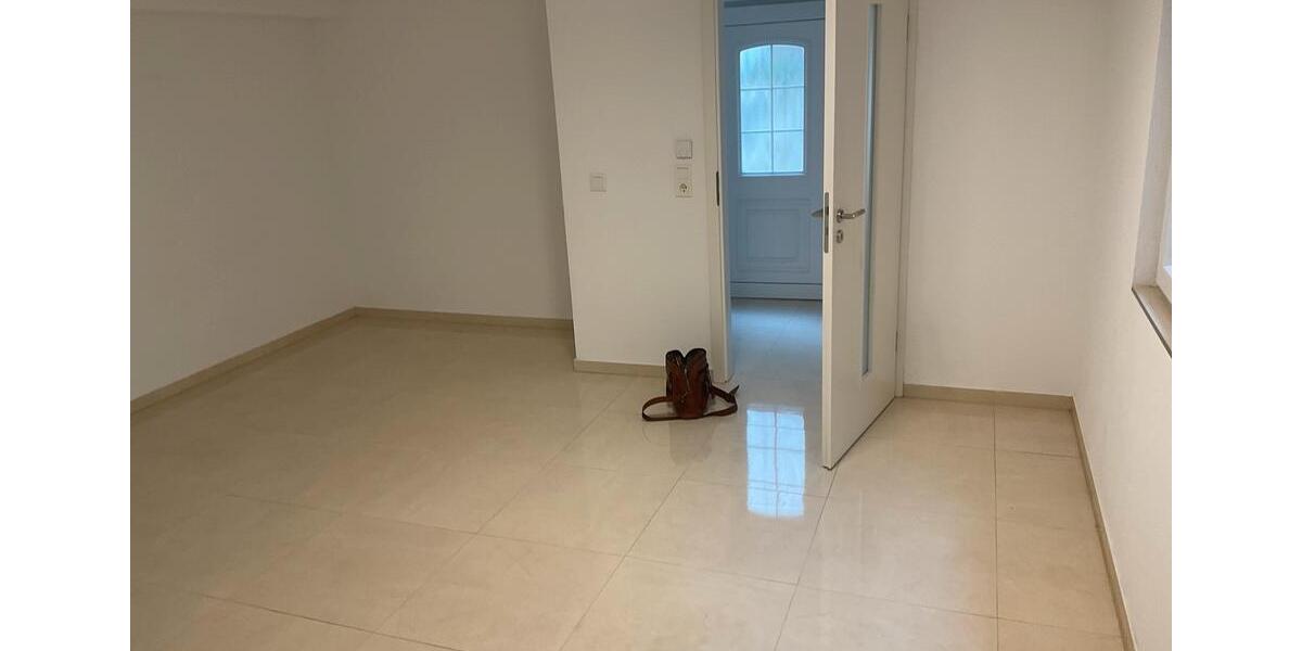 Etagenwohnung Markgröningen - 1 Zimmer, 60 m&sup2;, 1.000&euro; | Angebot:25902079