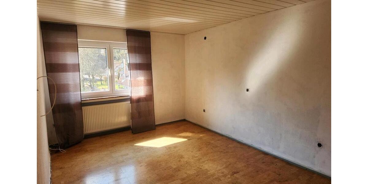 Einfamilienhaus Eiterfeld - 7 Zimmer, 140 m&sup2;, 215.000&euro; | Angebot:25870044