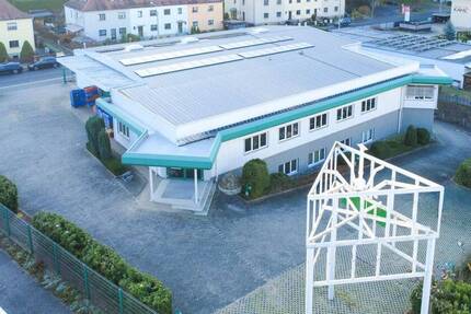 Großzügiges Gewerbeobjekt mit multifunktionaler Nutzung zimmer