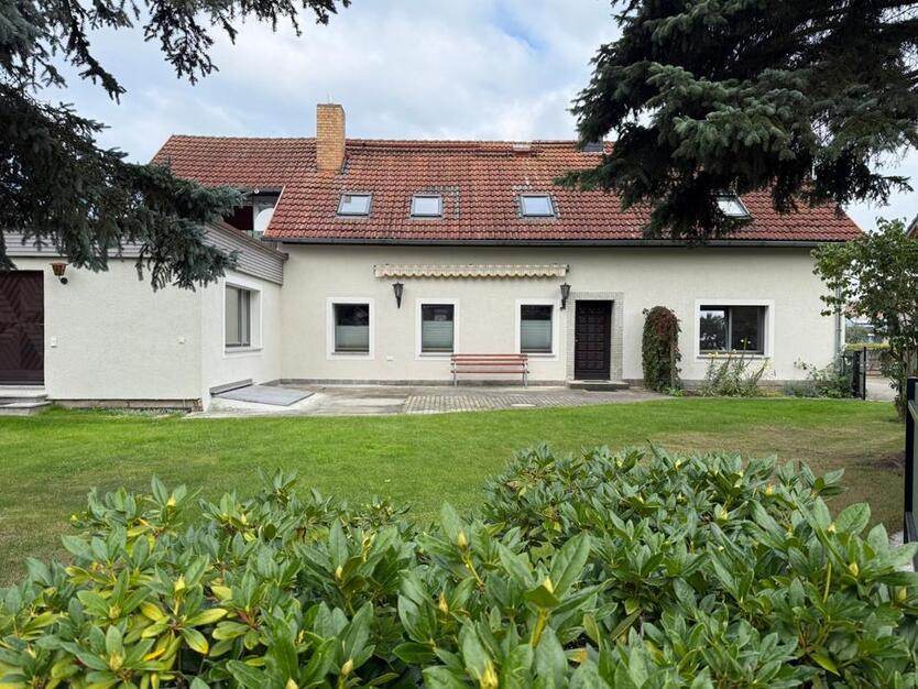 Einfamilienhaus mit 5 Zimmern und Garten, Haus zur Miete zimmer