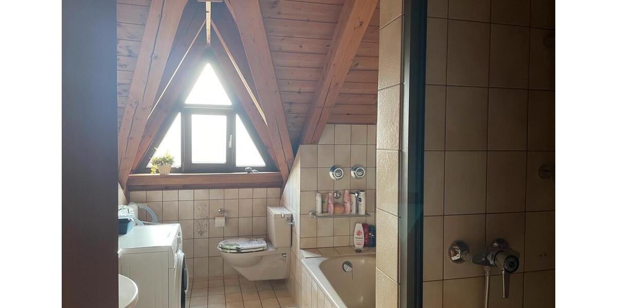 Dachgeschoßwohnung Singen (Hohentwiel) - 3 Zimmer, 83 m&sup2;, 249.000&euro; | Angebot:25249823