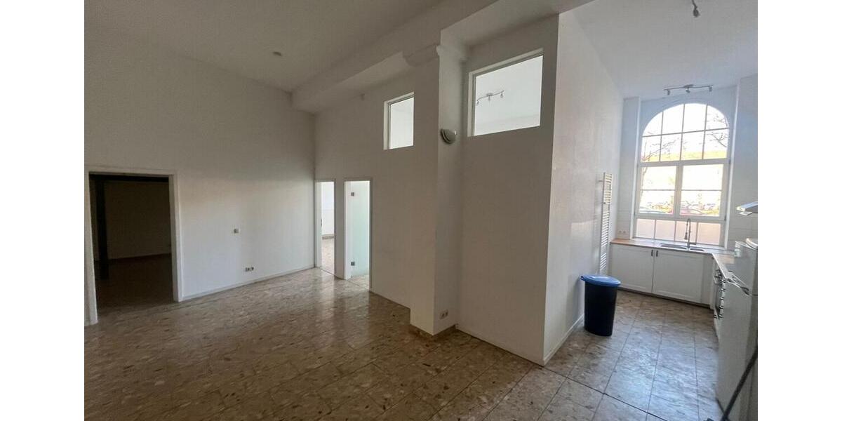 Erdgeschoßwohnung Erfurt - 4 Zimmer, 150 m&sup2;, 1.400&euro; | Angebot:25515319