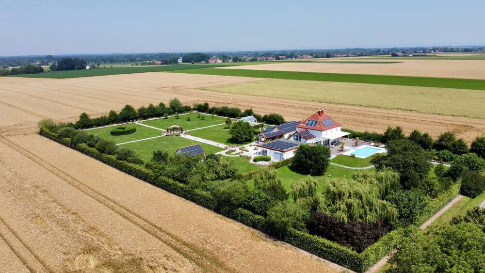 Einfamilienhaus Salzkotten - 10 Zimmer, 338 m&sup2;, 3.690.000&euro; | Angebot:27194462