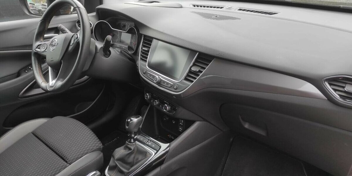 Opel Crossland 1,2 Turbo Ultimate Navi/LED/SH/FH/PDC 102.985 km 9.500 &euro; Höchstenbach 57629