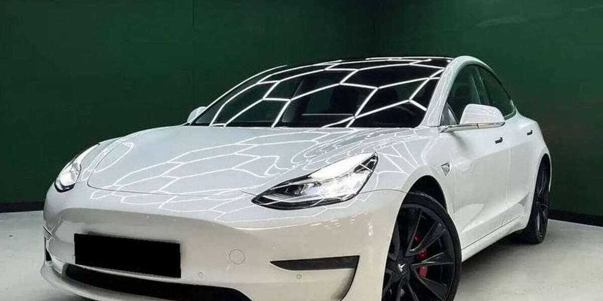 Tesla Model 3 122.561 km 15.000 &euro; Langenneufnach 86863